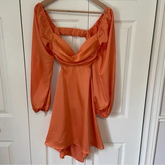 Hello Molly NWT Satin Open Back Cut Out Long Sleeve Orange Mini Dress Medium - Picture 4 of 12